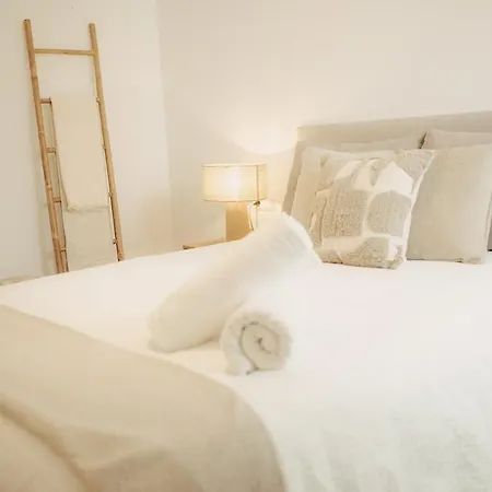 Azure Beachside - 50m From The Апартаменти