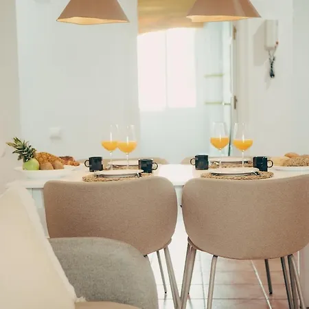 Azure Beachside - 50m From The Апартаменти Коніль-де-ла-Фронтера