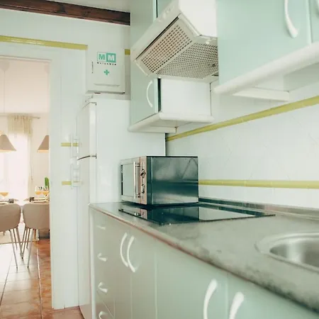 Appartement Azure Beachside - 50m From The