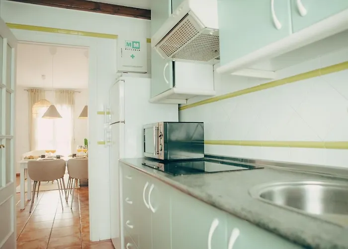 アパート Azure Beachside - 50m From The