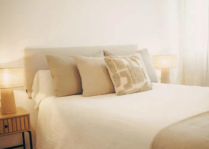 Azure Beachside - 50m From The קוניל דה לה פרונטרה