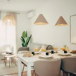 Azure Beachside - 50m From The Кониль-де-ла-Фронтера