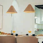 Апартаменты Azure Beachside - 50m From The