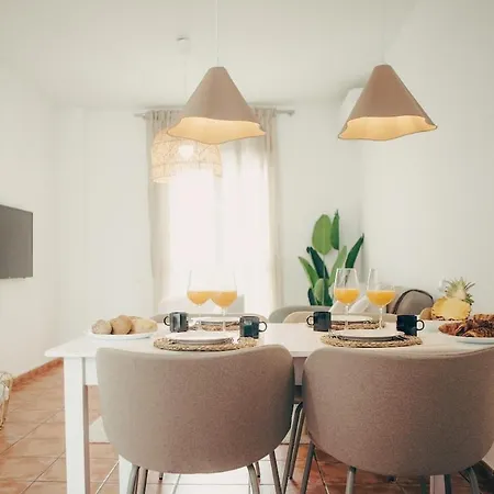 דירה Azure Beachside - 50m From The *